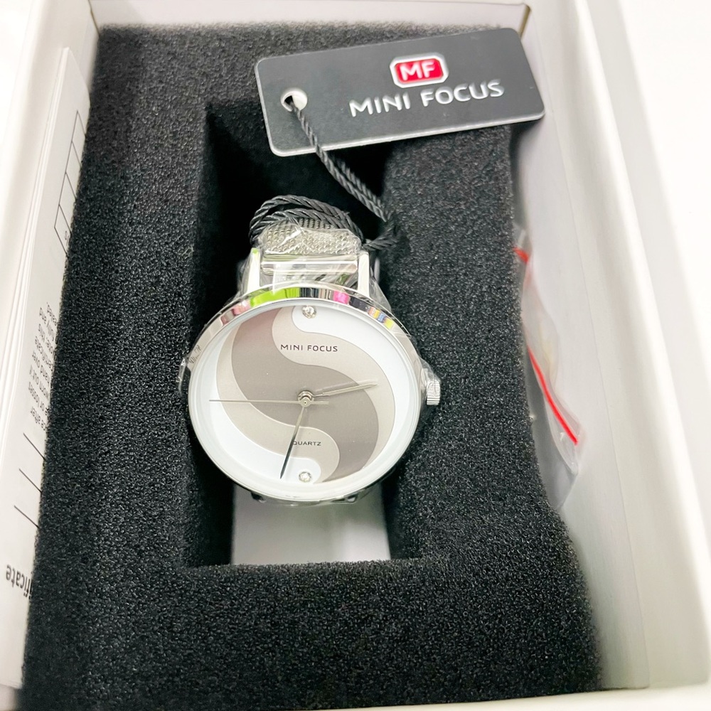 Mini Focus Watch - Picture 5 of 6
